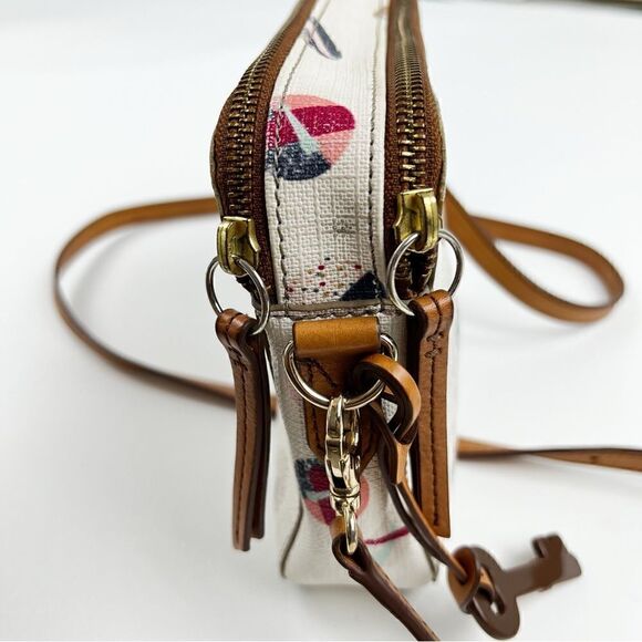Fun fossil Sydney cross body bag - Picture 9 of 13
